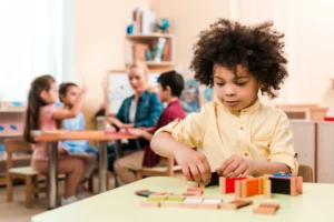 Qu&rsquo;est-ce qu&rsquo;une école Montessori ?
